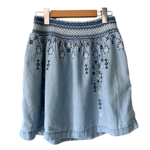 Abercrombie & Fitch chambray embroidered skirt. Stretchy waist Size large.